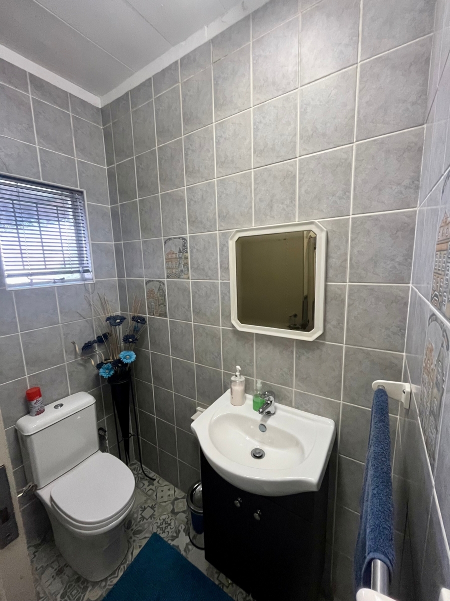 4 Bedroom Property for Sale in Wilkoppies North West